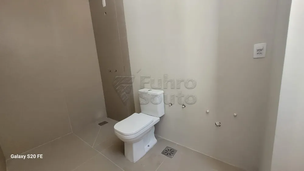 Comprar Casa / Padr&atilde;o em Pelotas R$ 1.180.000,00 - Foto 9