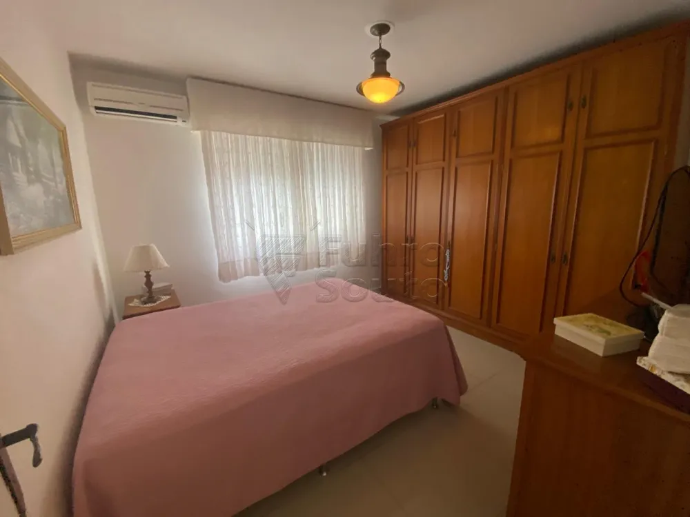 Comprar Casa / Padr&atilde;o em Pelotas R$ 800.000,00 - Foto 9