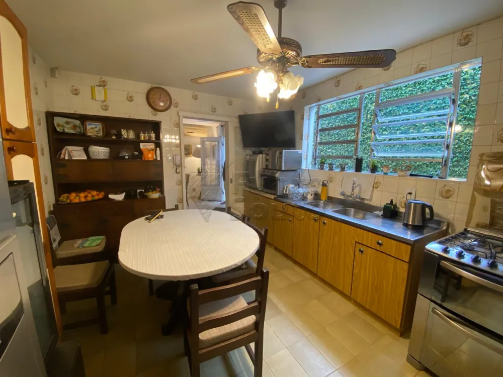 Comprar Casa / Padr&atilde;o em Pelotas R$ 800.000,00 - Foto 4