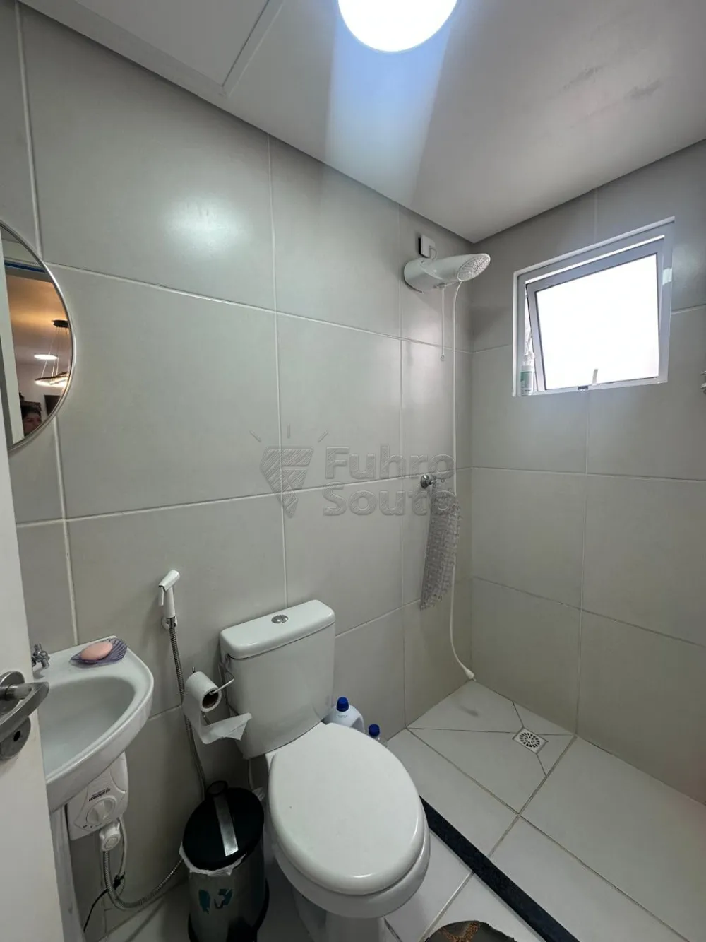 Comprar Apartamento / Padr&atilde;o em Pelotas R$ 350.000,00 - Foto 5