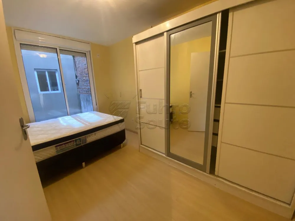 Comprar Apartamento / Padr&atilde;o em Pelotas R$ 140.000,00 - Foto 4