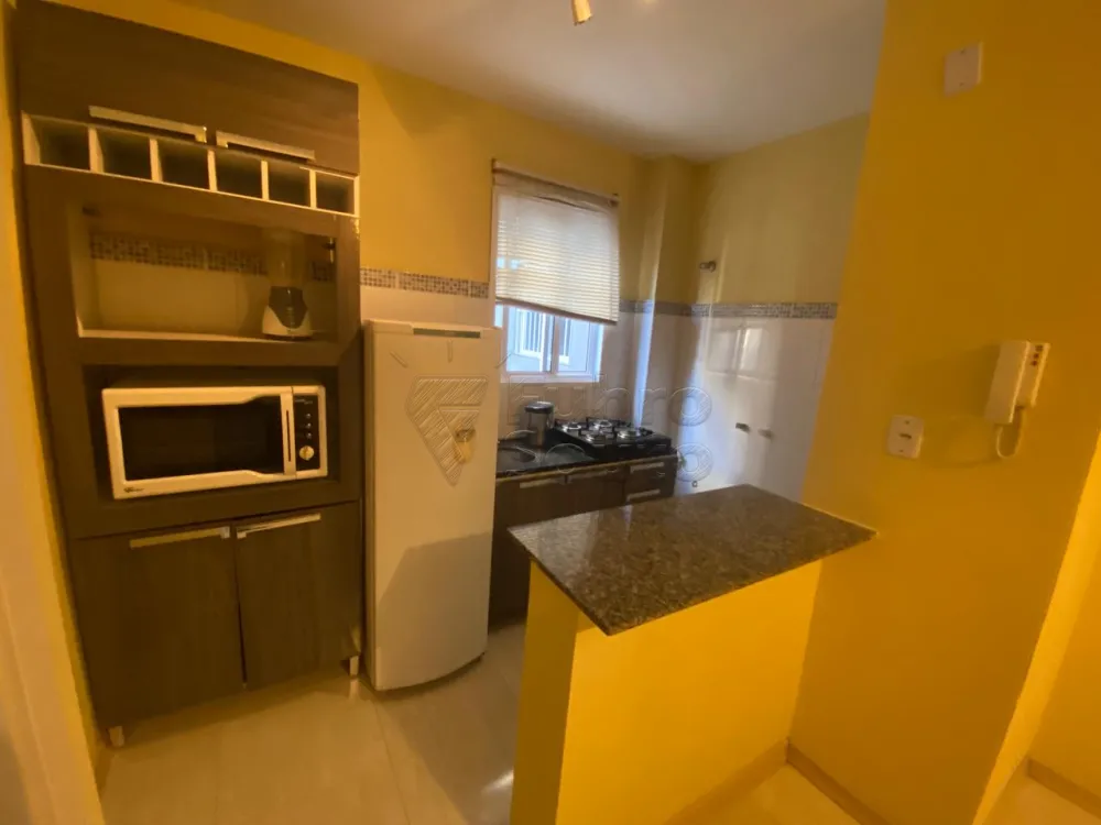 Comprar Apartamento / Padr&atilde;o em Pelotas R$ 140.000,00 - Foto 3