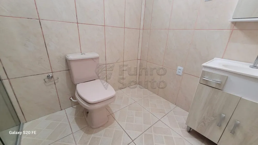 Comprar Apartamento / Padr&atilde;o em Pelotas R$ 195.000,00 - Foto 5