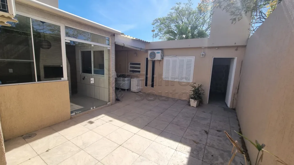 Comprar Casa / Padr&atilde;o em Pelotas R$ 700.000,00 - Foto 9