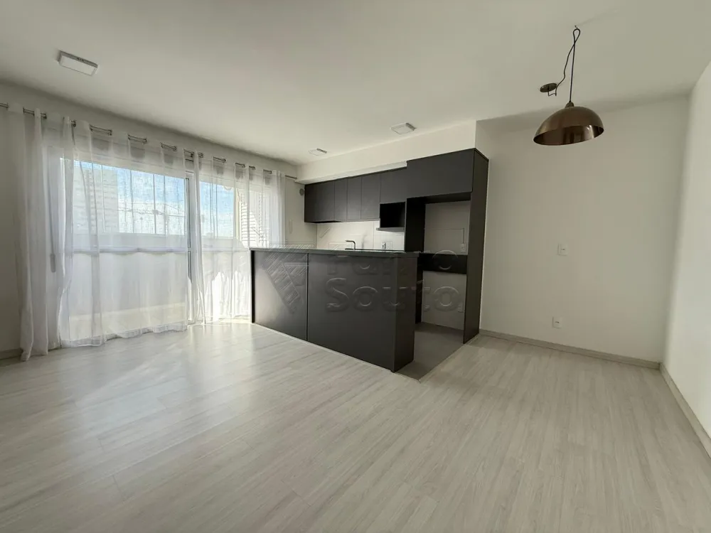 Comprar Apartamento / Padr&atilde;o em Pelotas R$ 340.000,00 - Foto 1
