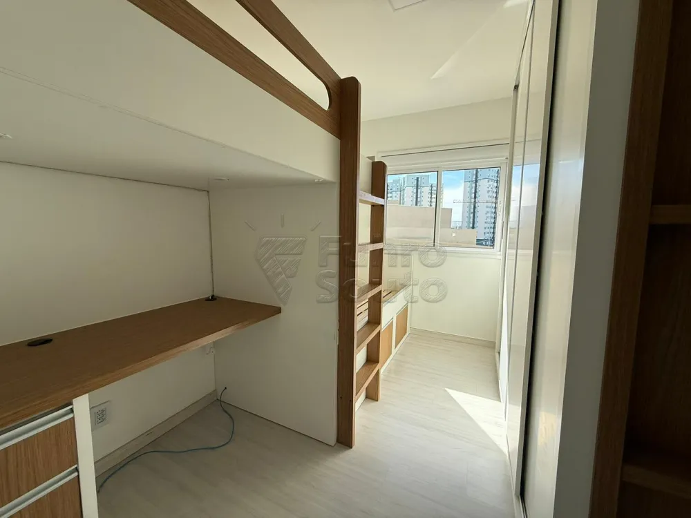 Comprar Apartamento / Padr&atilde;o em Pelotas R$ 340.000,00 - Foto 4