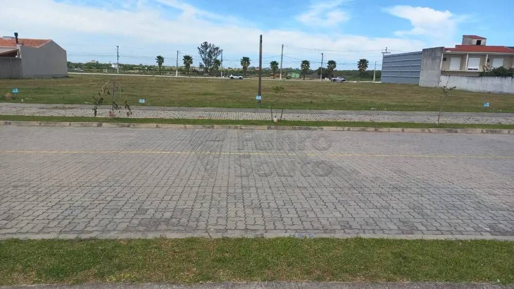 Comprar Terreno / Padr&atilde;o em Pelotas R$ 210.000,00 - Foto 2