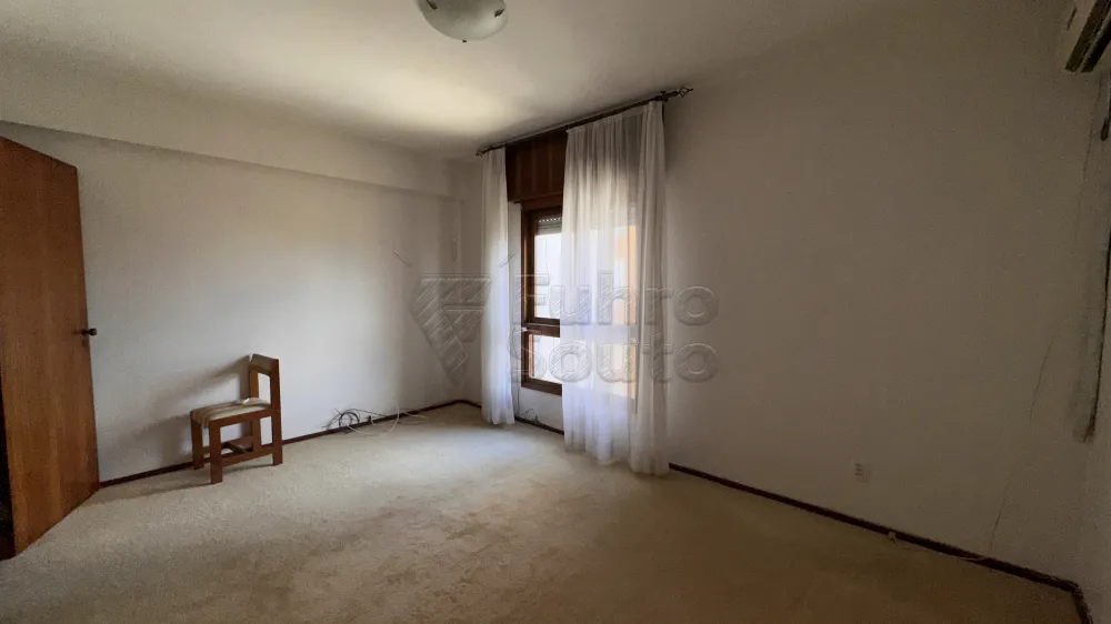 Comprar Apartamento / Padr&atilde;o em Pelotas R$ 650.000,00 - Foto 5