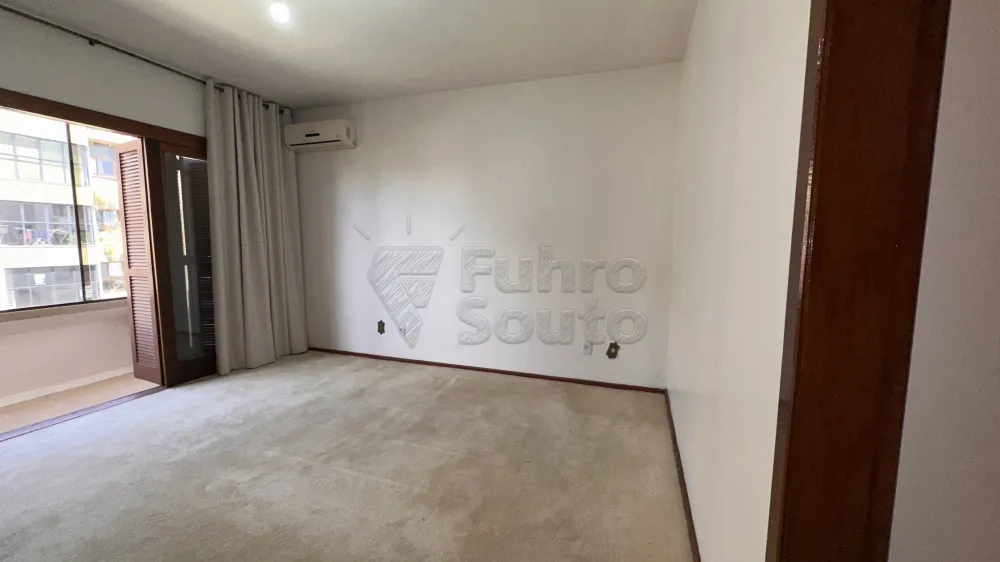 Comprar Apartamento / Padr&atilde;o em Pelotas R$ 650.000,00 - Foto 8