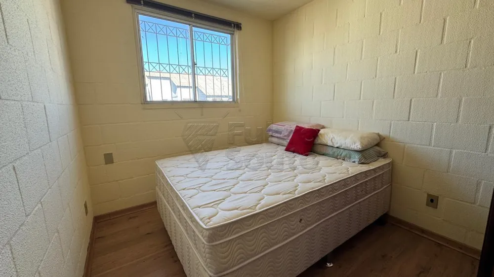 Comprar Apartamento / Padr&atilde;o em Pelotas R$ 110.000,00 - Foto 4