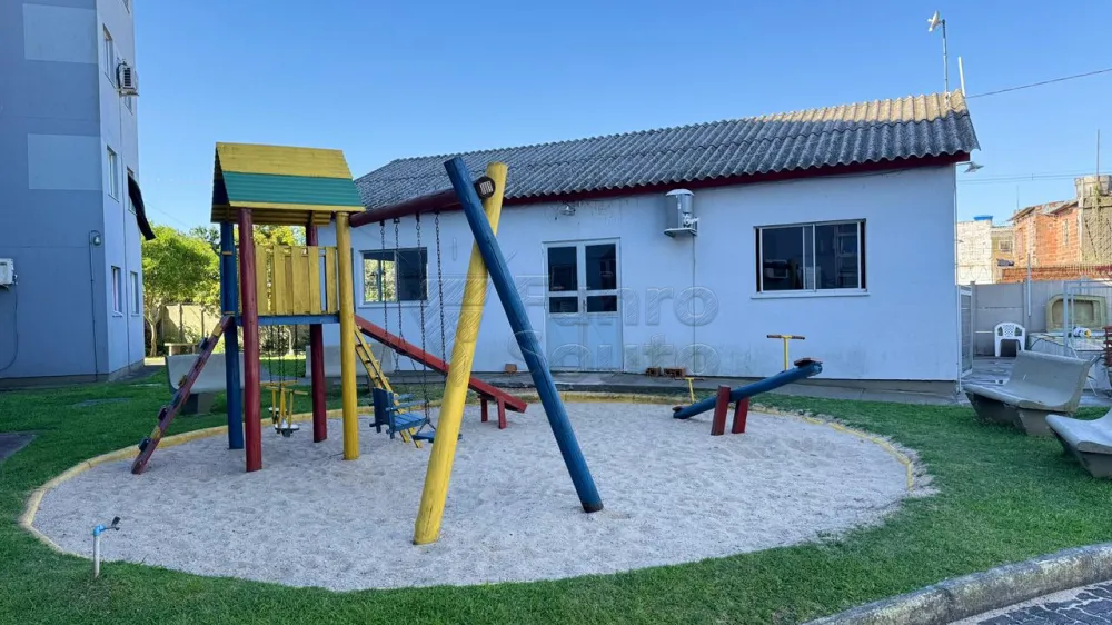 Comprar Apartamento / Padr&atilde;o em Pelotas R$ 110.000,00 - Foto 6