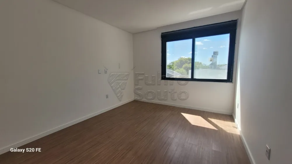 Comprar Casa / Padr&atilde;o em Pelotas R$ 1.290.000,00 - Foto 5