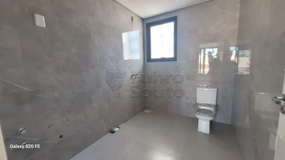 Comprar Casa / Padr&atilde;o em Pelotas R$ 1.320.000,00 - Foto 9