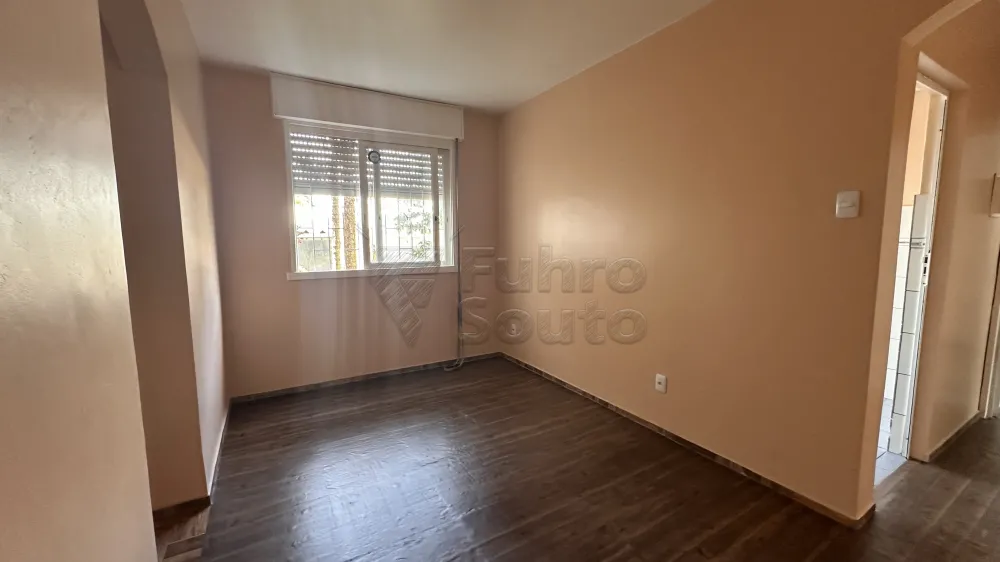 Comprar Apartamento / Padr&atilde;o em Pelotas R$ 230.000,00 - Foto 2