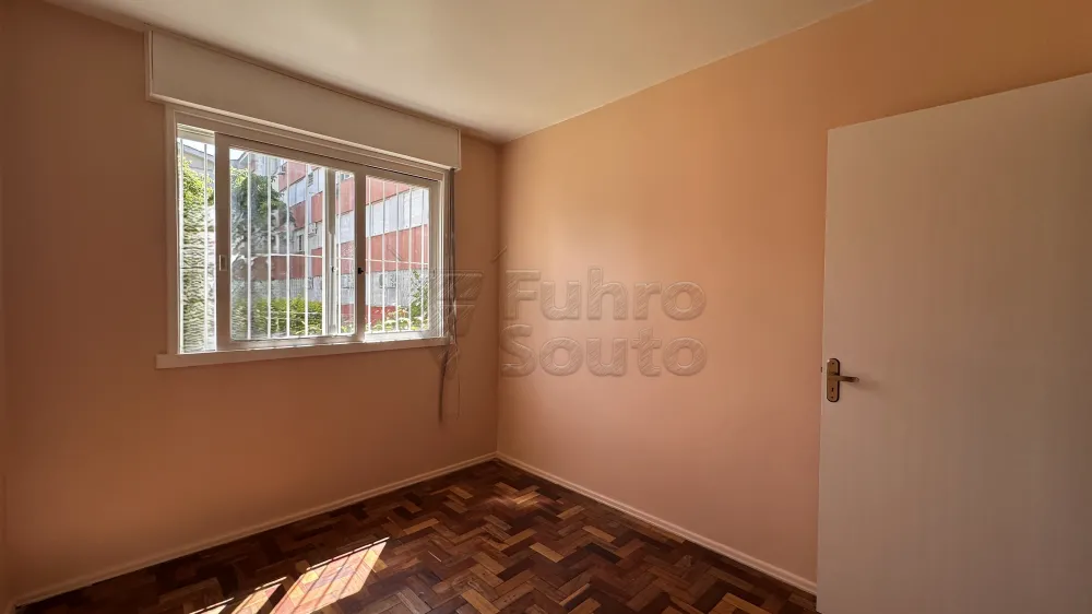 Comprar Apartamento / Padr&atilde;o em Pelotas R$ 230.000,00 - Foto 6