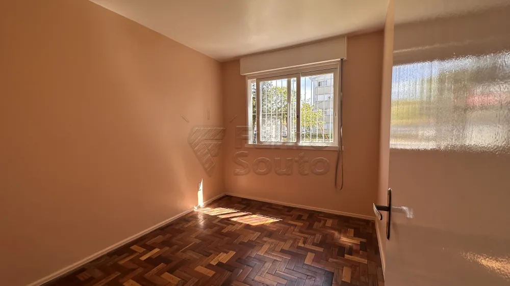 Comprar Apartamento / Padr&atilde;o em Pelotas R$ 230.000,00 - Foto 7