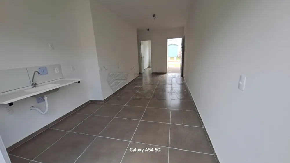 Comprar Casa / Condom&iacute;nio em Pelotas R$ 250.000,00 - Foto 2