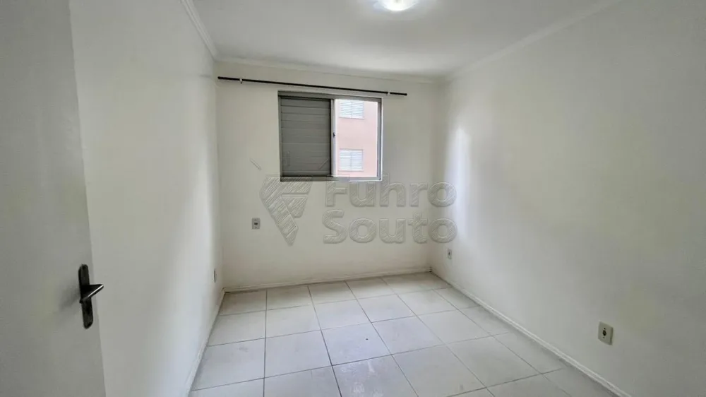 Comprar Apartamento / Padr&atilde;o em Pelotas R$ 140.000,00 - Foto 4