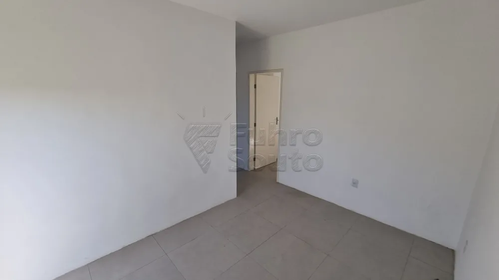 Comprar Apartamento / Fora de Condom&iacute;nio em Pelotas R$ 250.000,00 - Foto 2