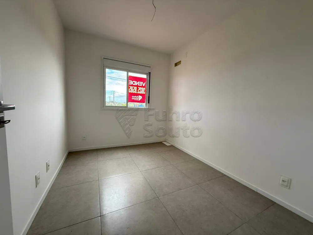 Comprar Apartamento / Padr&atilde;o em Pelotas R$ 260.000,00 - Foto 3
