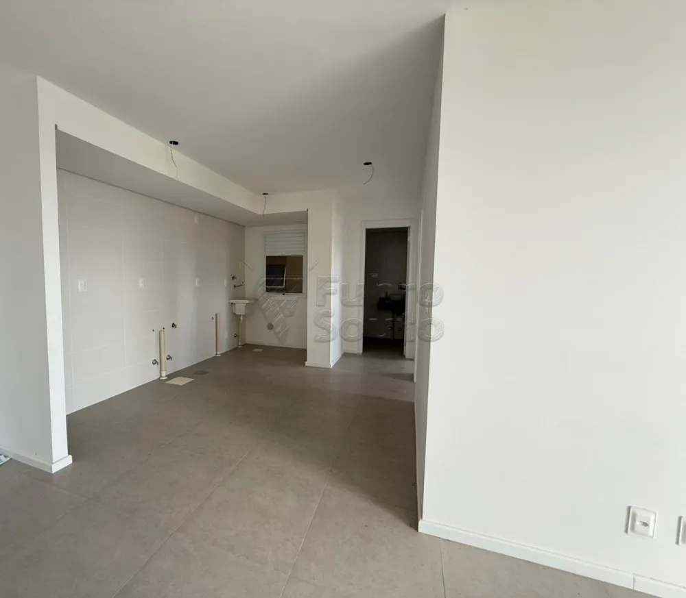 Comprar Apartamento / Padr&atilde;o em Pelotas R$ 260.000,00 - Foto 2