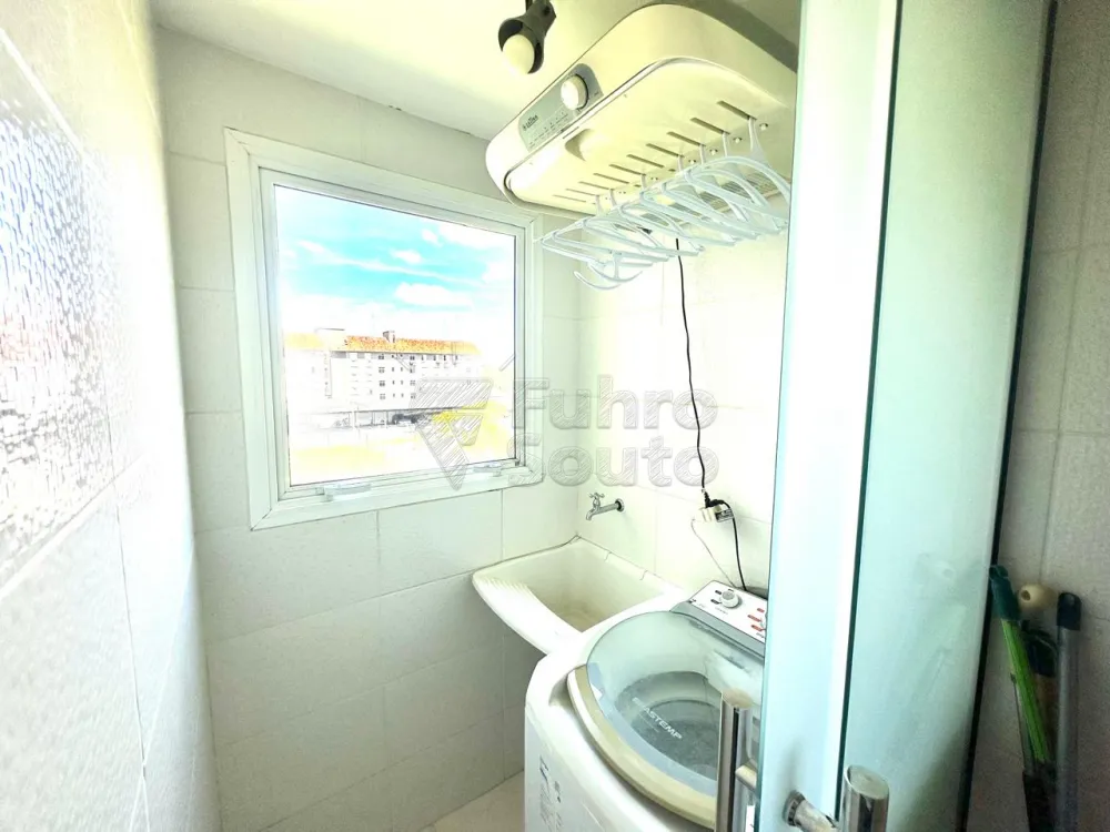 Comprar Apartamento / Padr&atilde;o em Pelotas R$ 160.000,00 - Foto 3