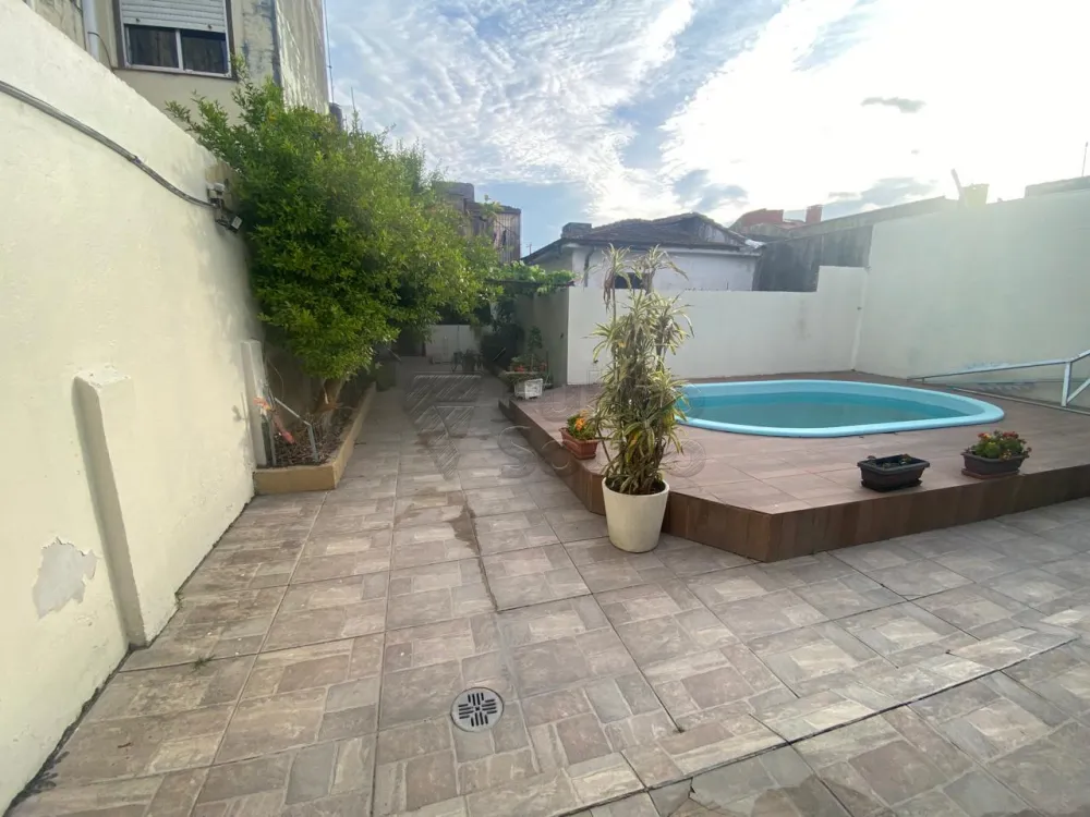 Comprar Casa / Padr&atilde;o em Pelotas R$ 460.000,00 - Foto 8