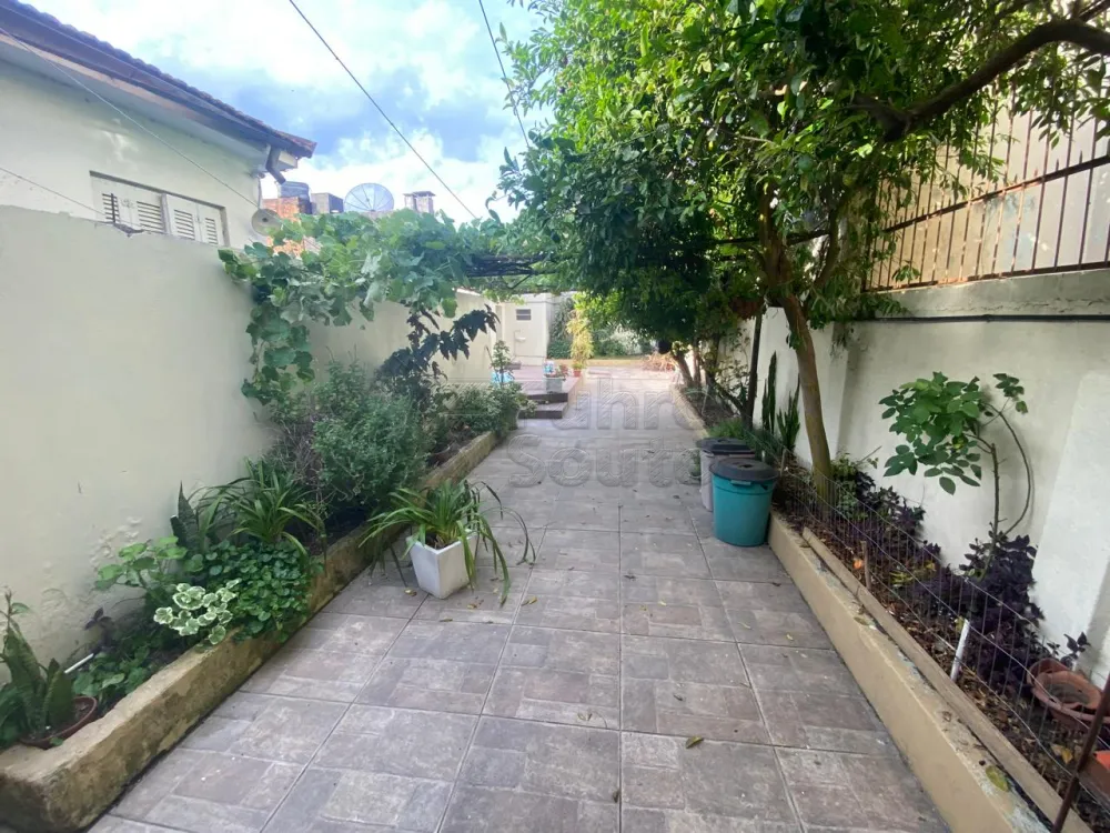 Comprar Casa / Padr&atilde;o em Pelotas R$ 460.000,00 - Foto 10