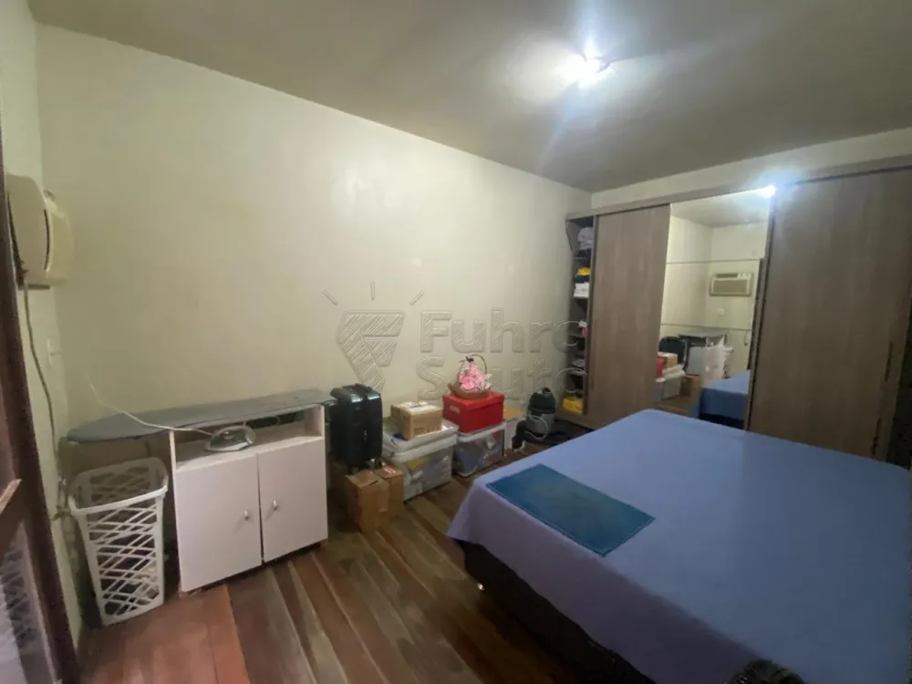 Comprar Casa / Padr&atilde;o em Pelotas R$ 460.000,00 - Foto 6