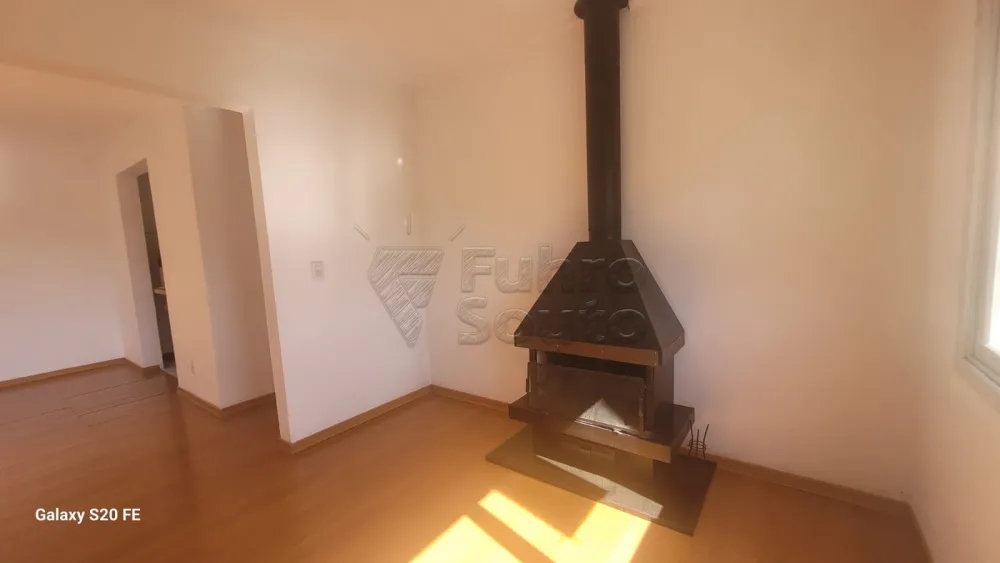 Comprar Apartamento / Padr&atilde;o em Pelotas R$ 261.000,00 - Foto 2