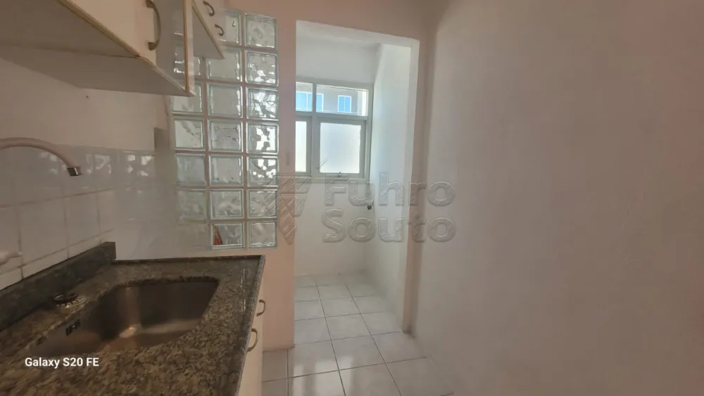 Comprar Apartamento / Padr&atilde;o em Pelotas R$ 261.000,00 - Foto 5