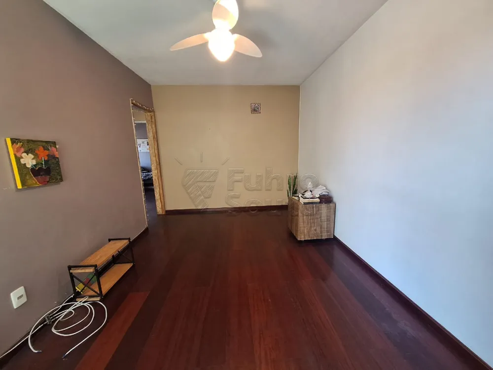 Comprar Apartamento / Padr&atilde;o em Pelotas R$ 190.000,00 - Foto 2