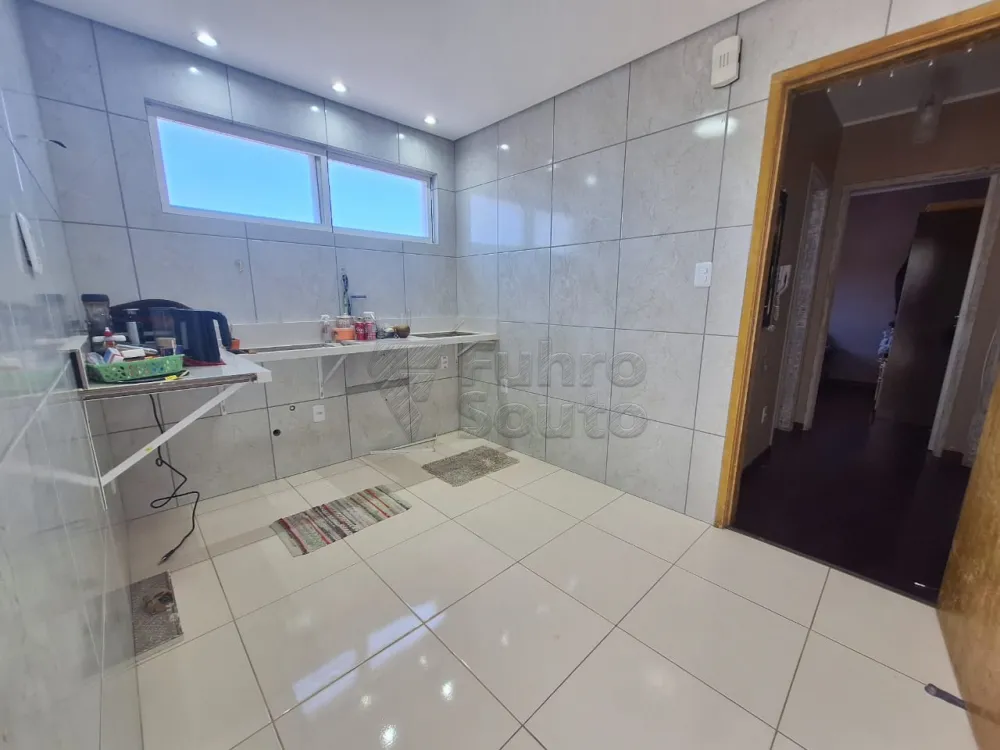 Comprar Apartamento / Padr&atilde;o em Pelotas R$ 190.000,00 - Foto 3