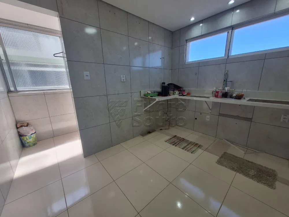 Comprar Apartamento / Padr&atilde;o em Pelotas R$ 190.000,00 - Foto 4