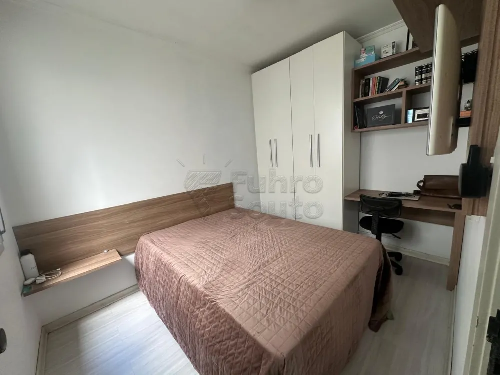 Comprar Apartamento / Padr&atilde;o em Pelotas R$ 415.000,00 - Foto 4