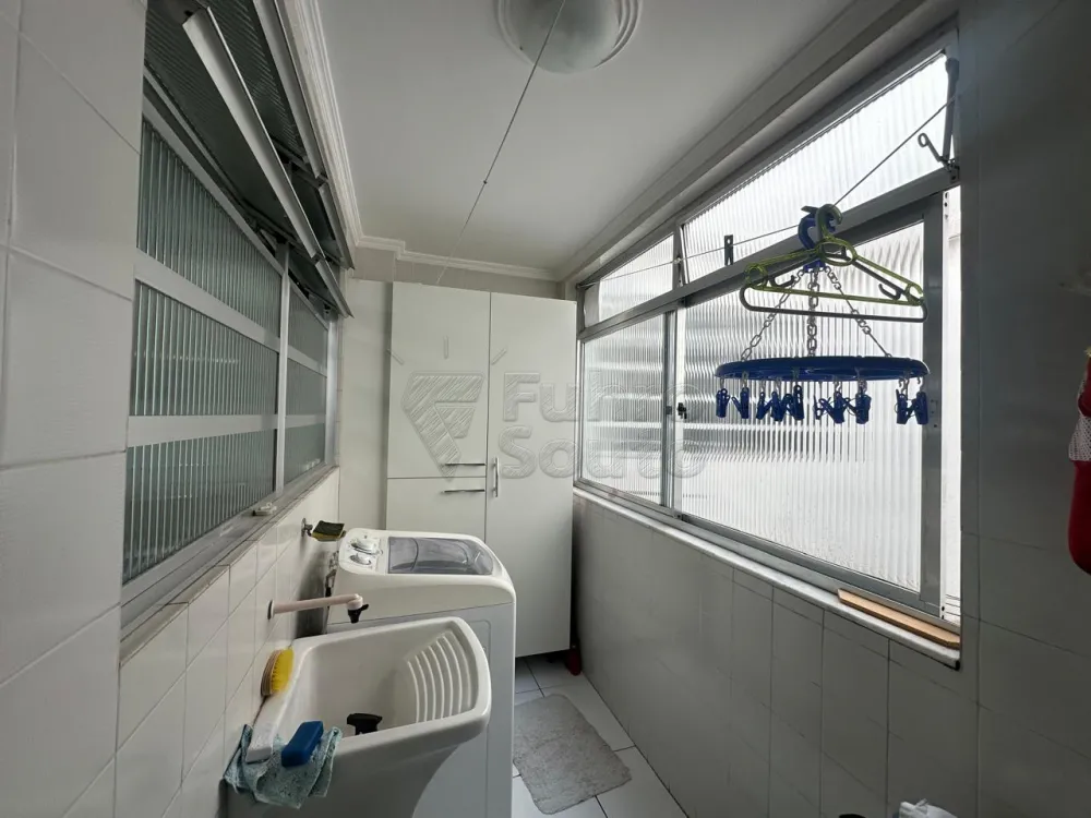 Comprar Apartamento / Padr&atilde;o em Pelotas R$ 415.000,00 - Foto 5