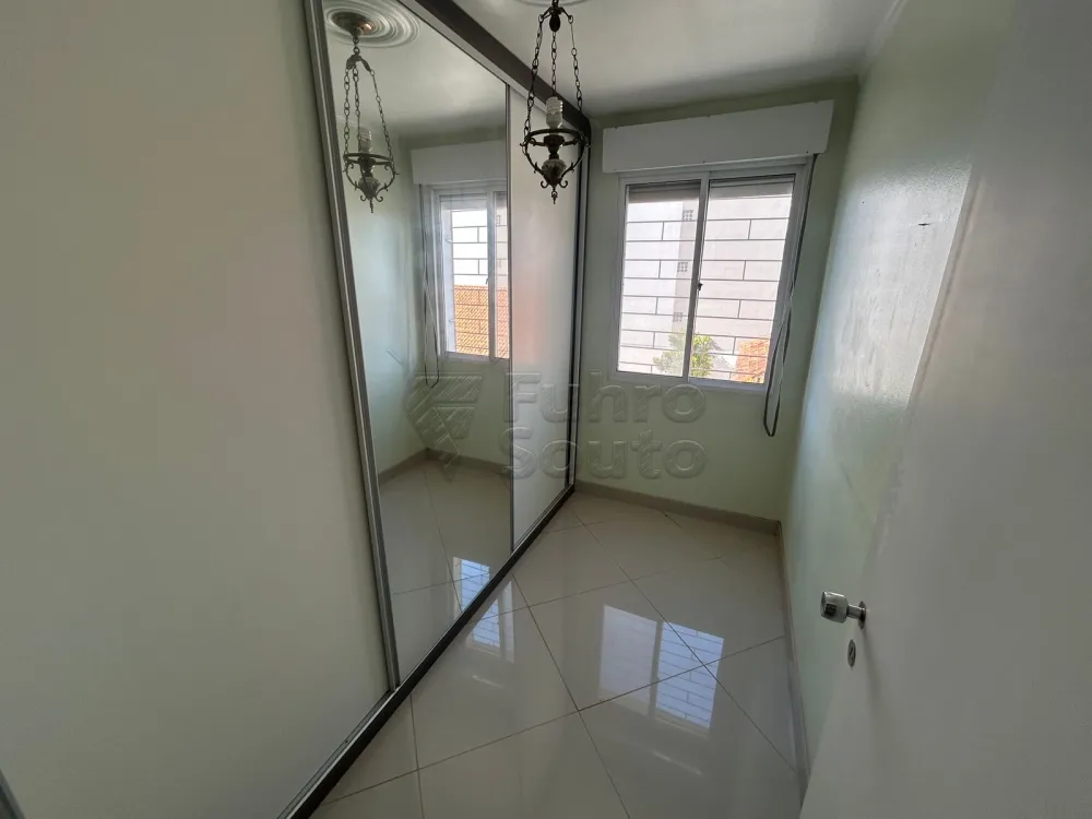 Comprar Apartamento / Padr&atilde;o em Pelotas R$ 320.000,00 - Foto 10