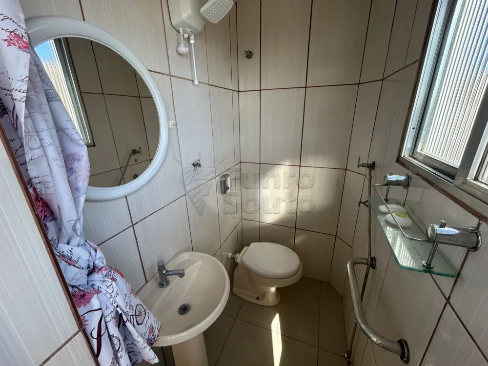 Comprar Apartamento / Padr&atilde;o em Pelotas R$ 320.000,00 - Foto 11