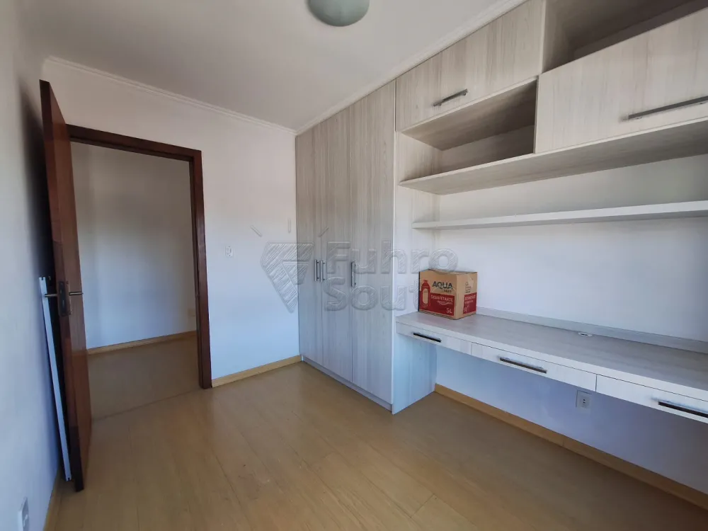 Comprar Apartamento / Padr&atilde;o em Pelotas R$ 350.000,00 - Foto 7