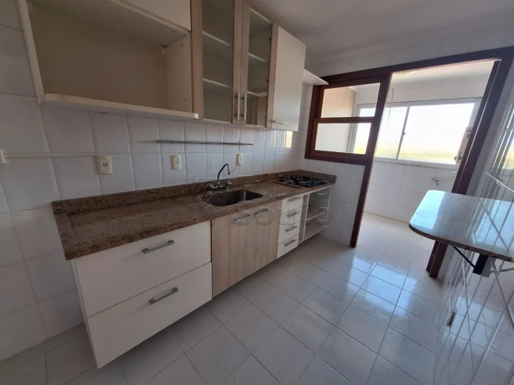 Comprar Apartamento / Padr&atilde;o em Pelotas R$ 350.000,00 - Foto 3