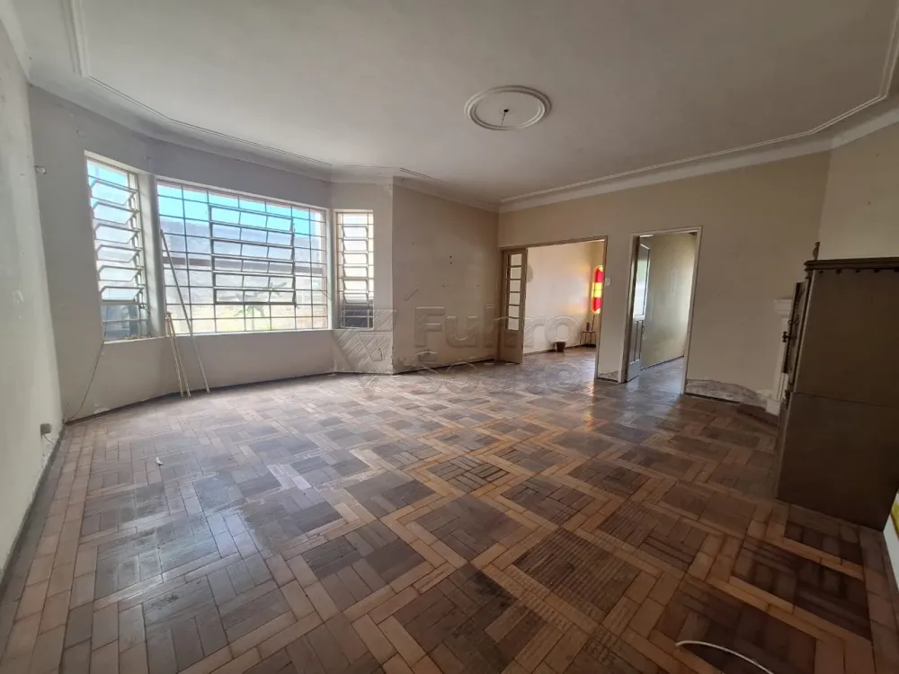 Comprar Casa / Padr&atilde;o em Pelotas R$ 700.000,00 - Foto 3