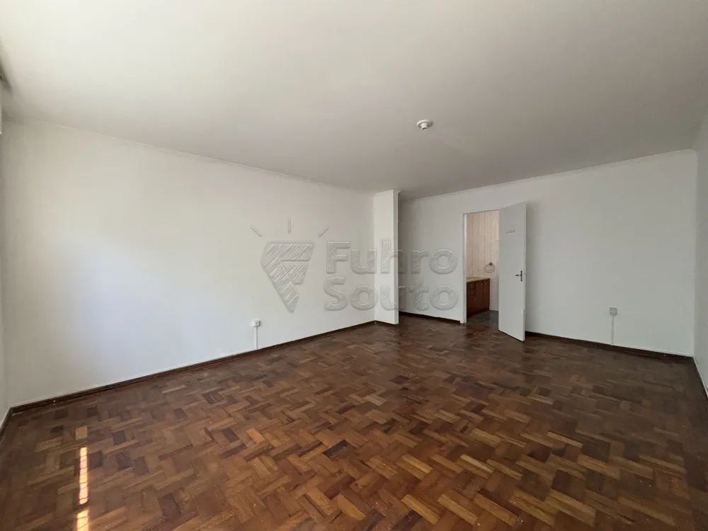 Comprar Casa / Padr&atilde;o em Pelotas R$ 1.600.000,00 - Foto 3
