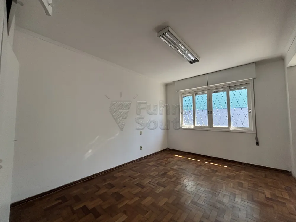 Comprar Casa / Padr&atilde;o em Pelotas R$ 1.600.000,00 - Foto 7