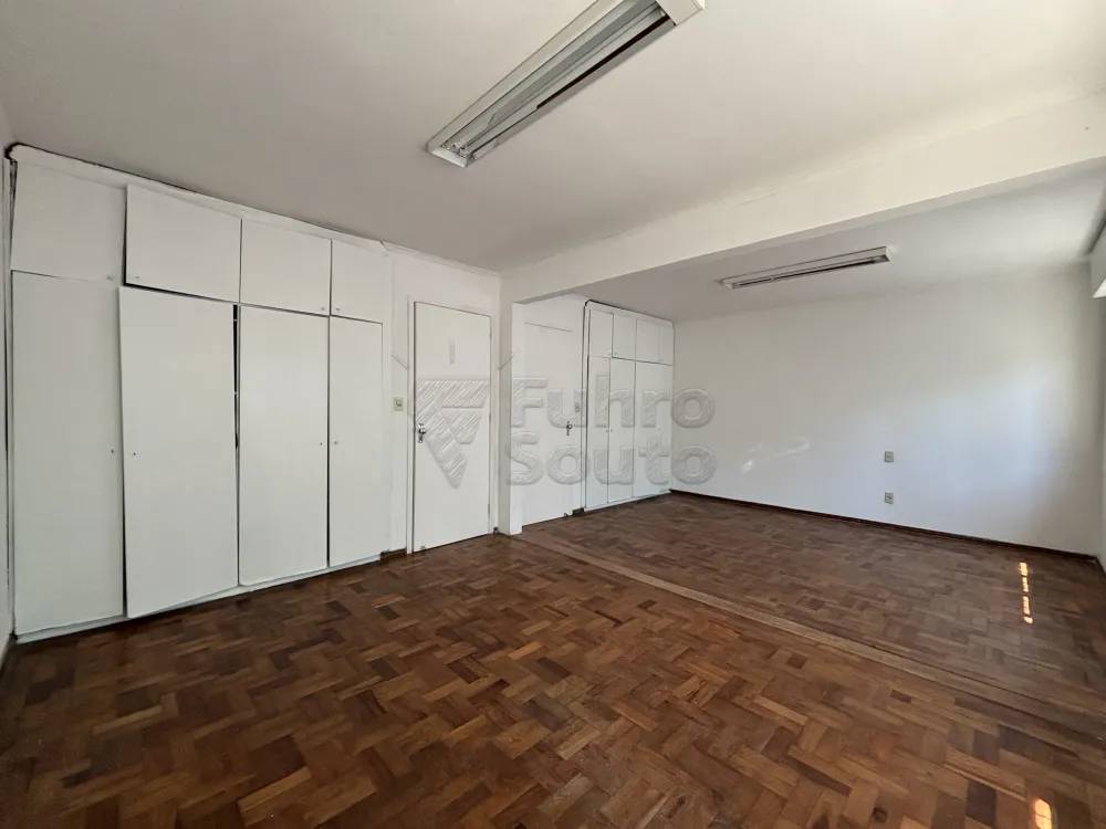 Comprar Casa / Padr&atilde;o em Pelotas R$ 1.600.000,00 - Foto 8