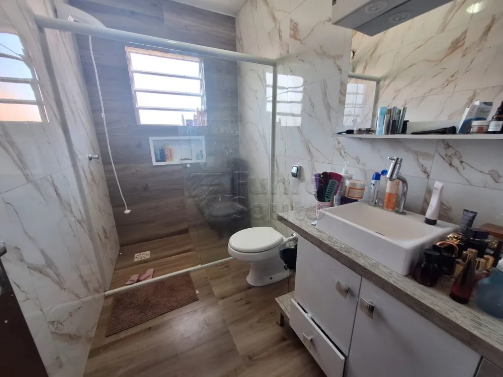 Comprar Casa / Padr&atilde;o em Pelotas R$ 550.000,00 - Foto 7