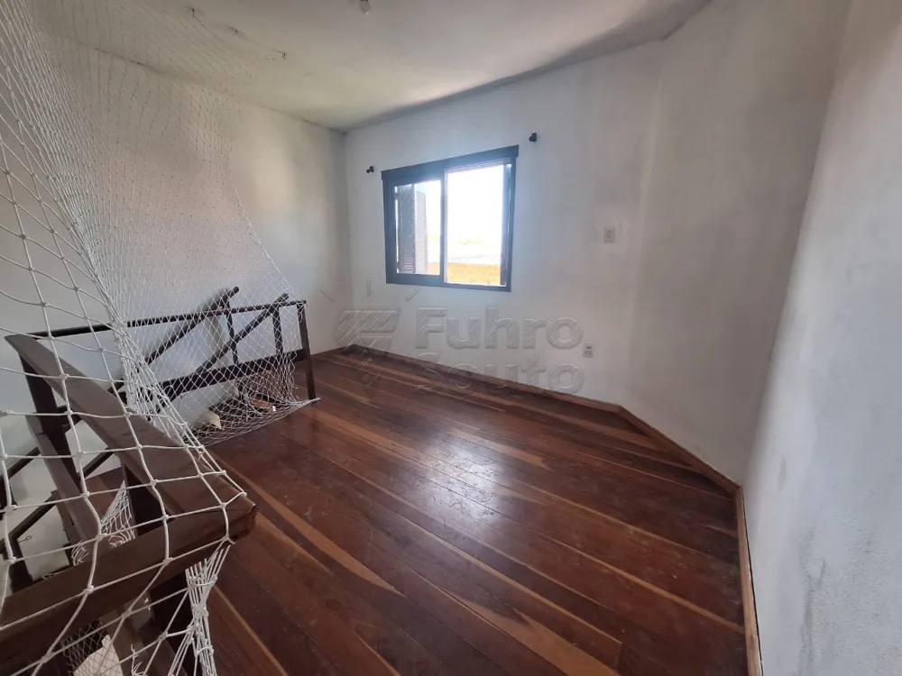 Comprar Casa / Padr&atilde;o em Pelotas R$ 550.000,00 - Foto 6