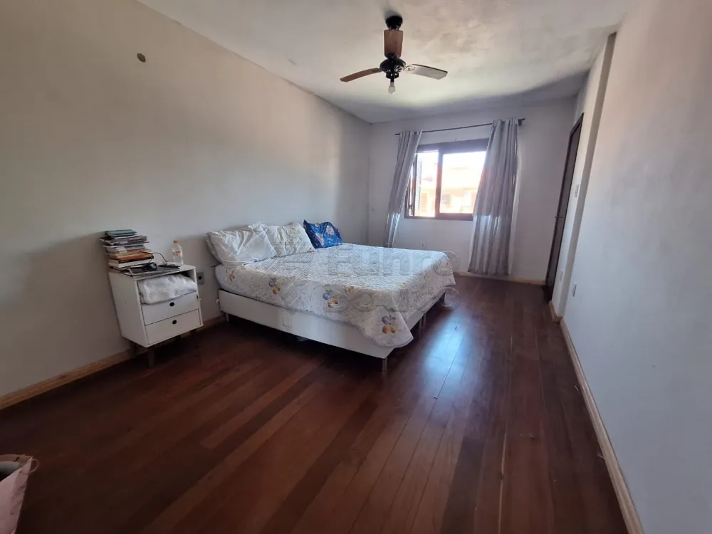 Comprar Casa / Padr&atilde;o em Pelotas R$ 550.000,00 - Foto 4