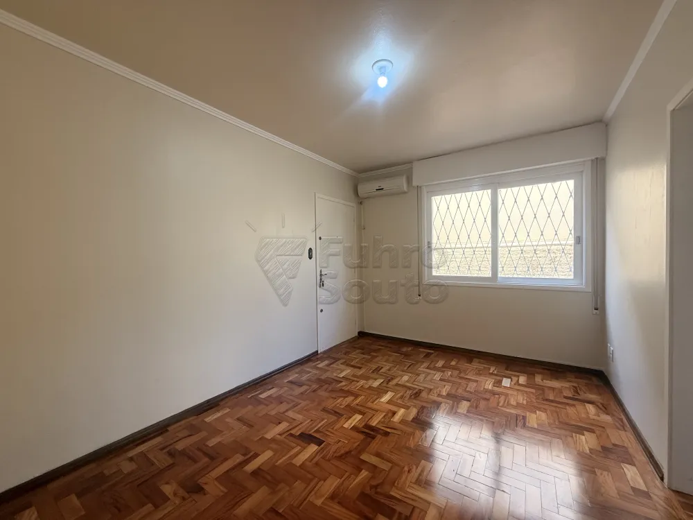 Comprar Apartamento / Padr&atilde;o em Pelotas R$ 320.000,00 - Foto 1