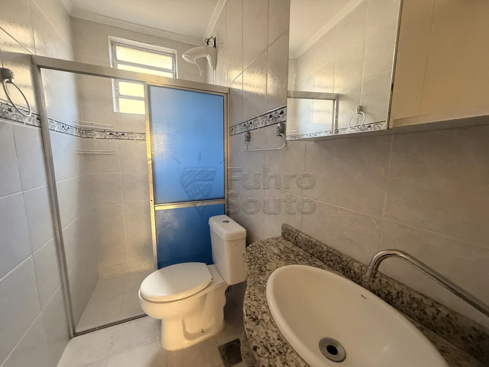 Comprar Apartamento / Padr&atilde;o em Pelotas R$ 320.000,00 - Foto 9