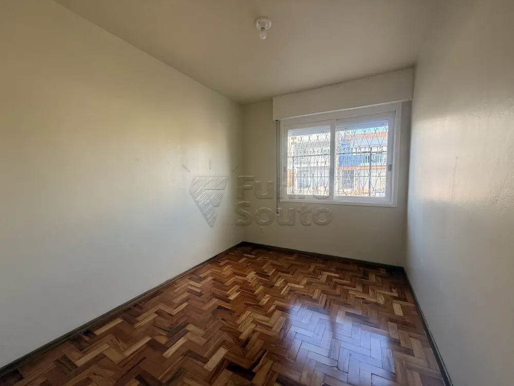 Comprar Apartamento / Padr&atilde;o em Pelotas R$ 320.000,00 - Foto 8